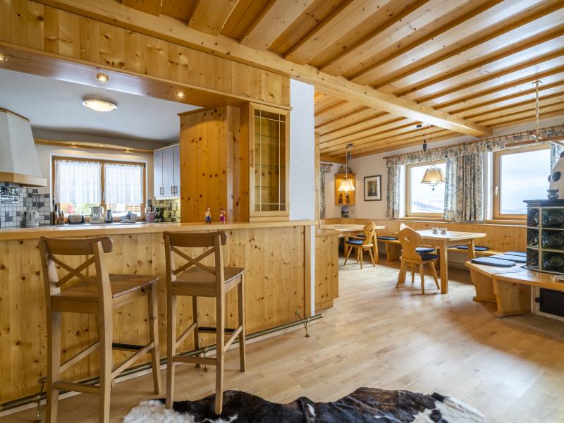 9--print_Heidi-Hotel-Falkertsee_by_Gert_Perauer