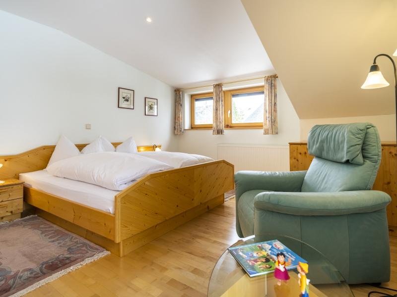 25--print_Heidi-Hotel-Falkertsee_by_Gert_Perauer