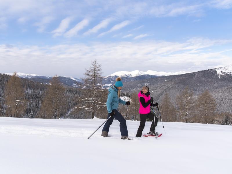 Heidi-Hotel Falkertsee Abseits der Piste_Schneeschuhwandern_Hochrindl_Nockberge_Winter © Franz Gerd_Biosphärenpark Nockberge, MBN Tourismus