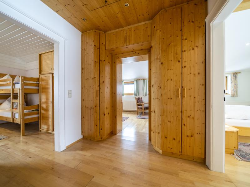27-4618-print_Heidi-Hotel-Falkertsee_by_Gert_Perauer